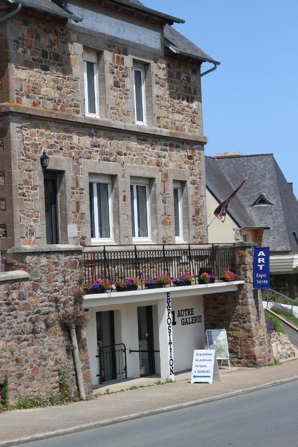 Bnb Maison D'Art Breakfast In The Art Gallery Ploubazlanec Exterior photo