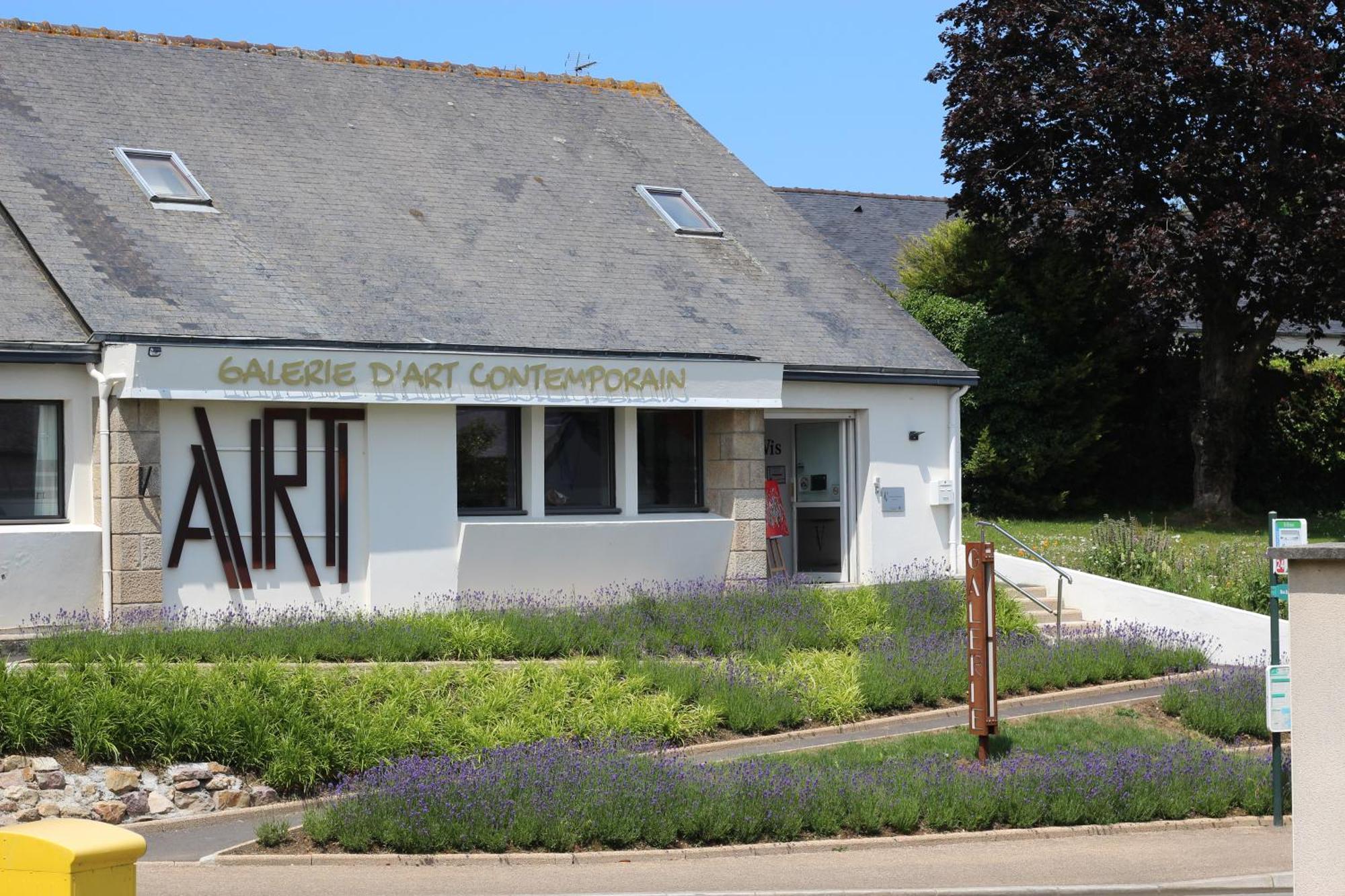 Bnb Maison D'Art Breakfast In The Art Gallery Ploubazlanec Exterior photo